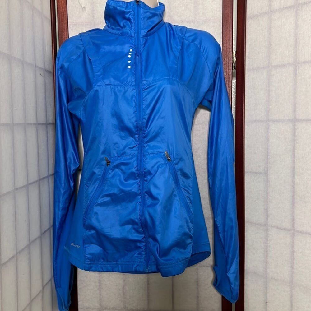 NIKEΒ DRI FIT ACTIVE WEARβTOP SIZEβ XS